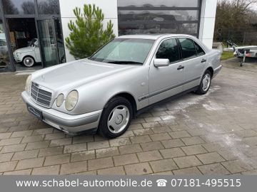Mercedes E 200 - 2