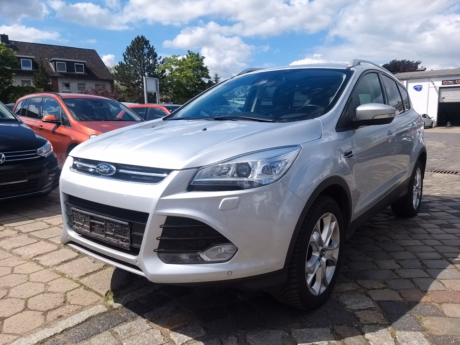 Ford Kuga Titanium*Panorama*Tempomat*SHZ*AHK
