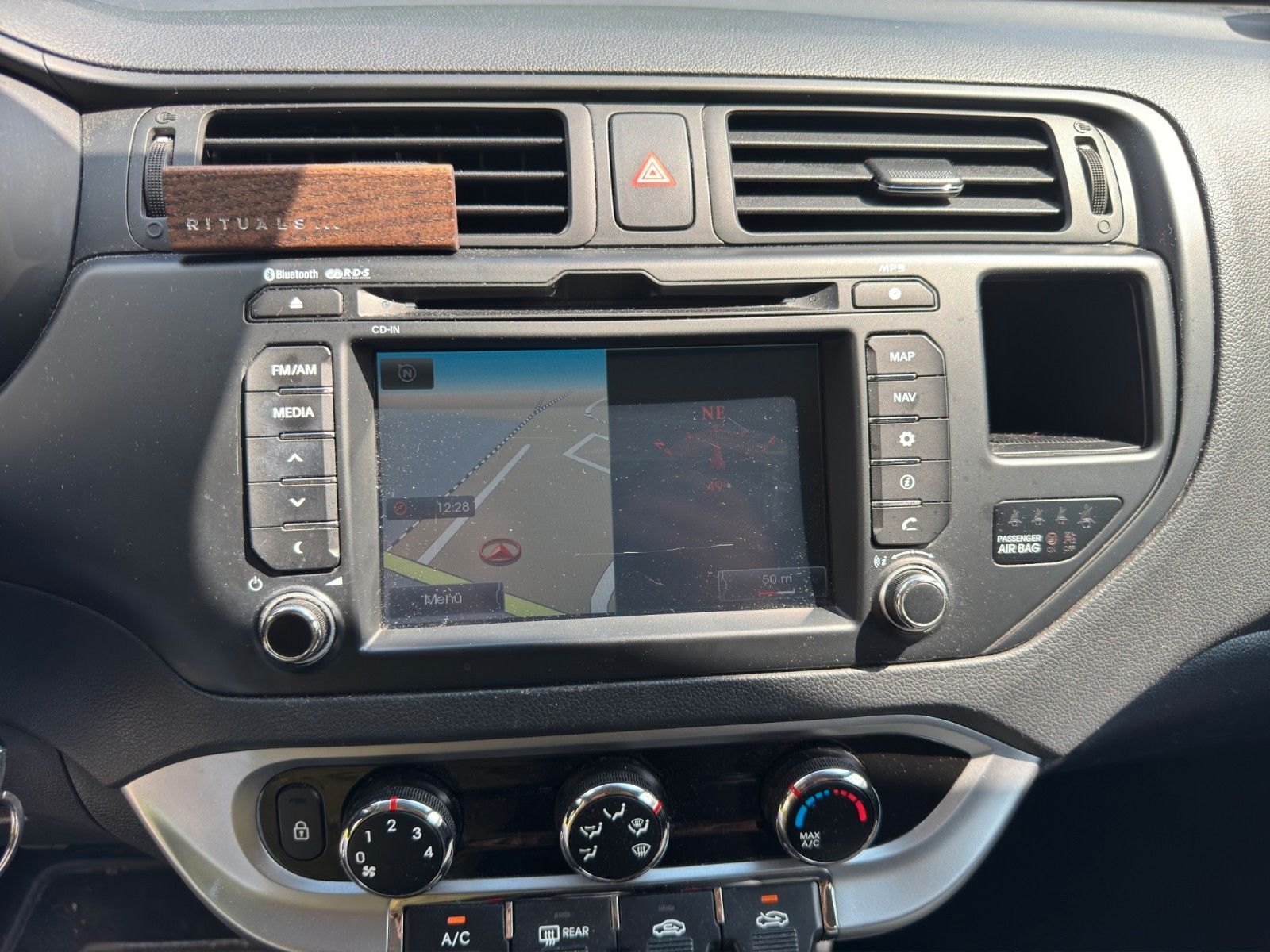 Fahrzeugabbildung Kia Rio Edition 7 Klima/Navi/Kamara/TÜV NEU