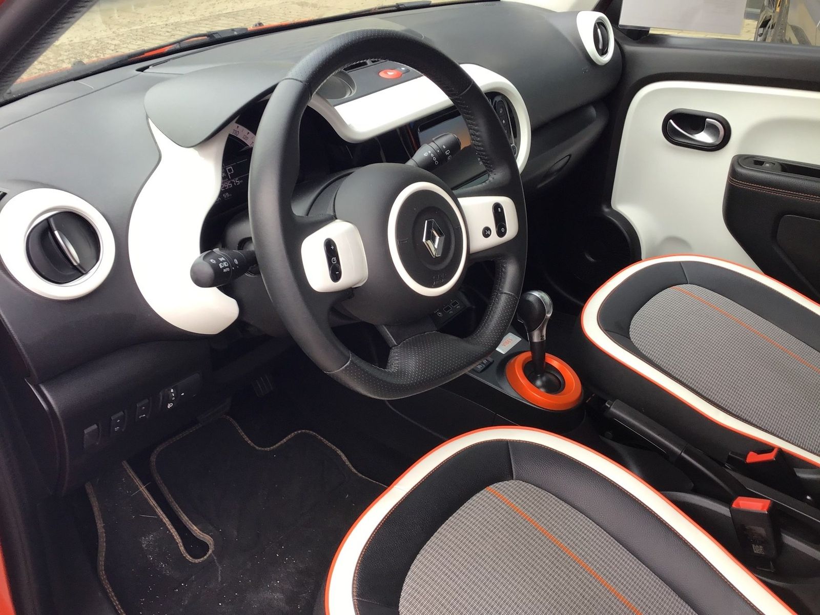 Fahrzeugabbildung Renault Twingo ELECTRIC VIBES/SHZ/RFK/NAVI/