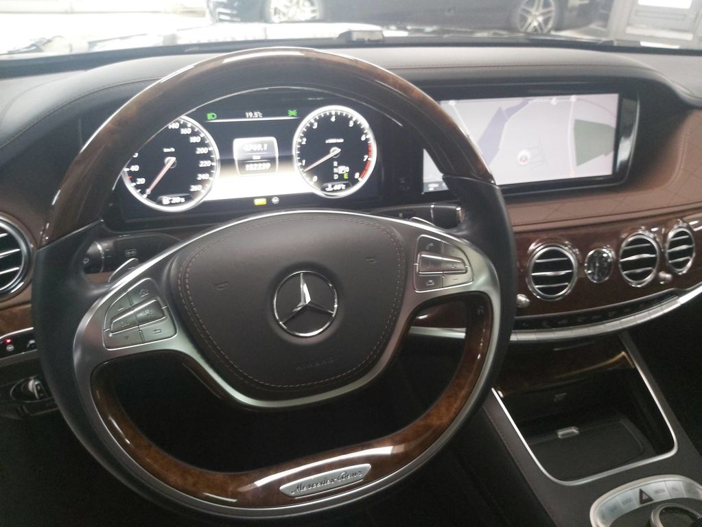 Mercedes-Benz S 500 4M AMG 20'' Exklusiv MEMORY TV DISTR 360°