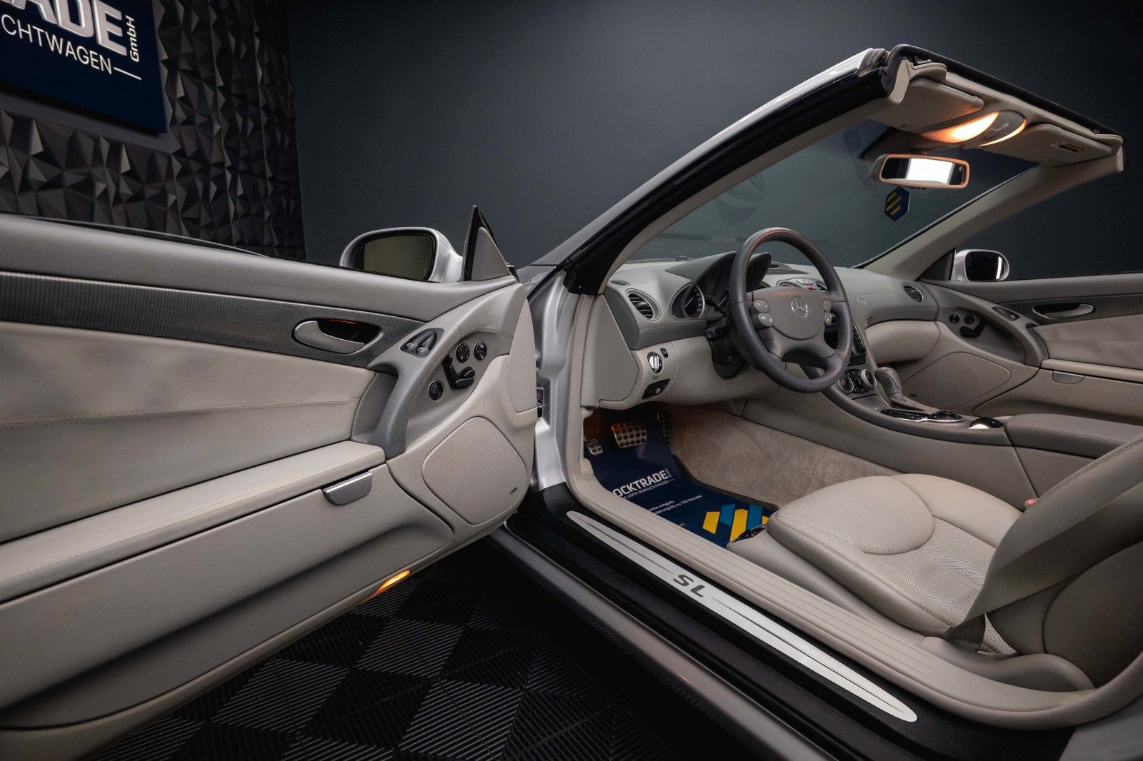 Fahrzeugabbildung Mercedes-Benz SL 500 AMG Paket *Facelift*ABC Sport*TÜV NEU*