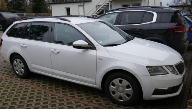 Skoda Octavia Combi Soleil LED 8 FACH NAVI SHZ