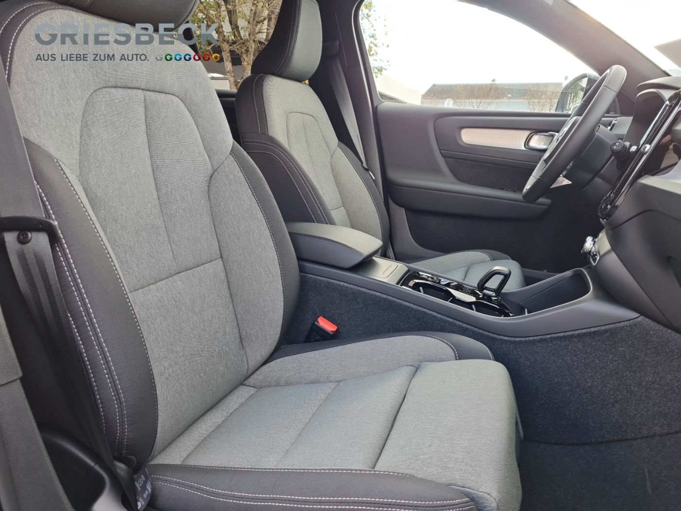 Volvo XC40 Plus Dark FLA SpurH el.Heck KeyLess LMF foto 9