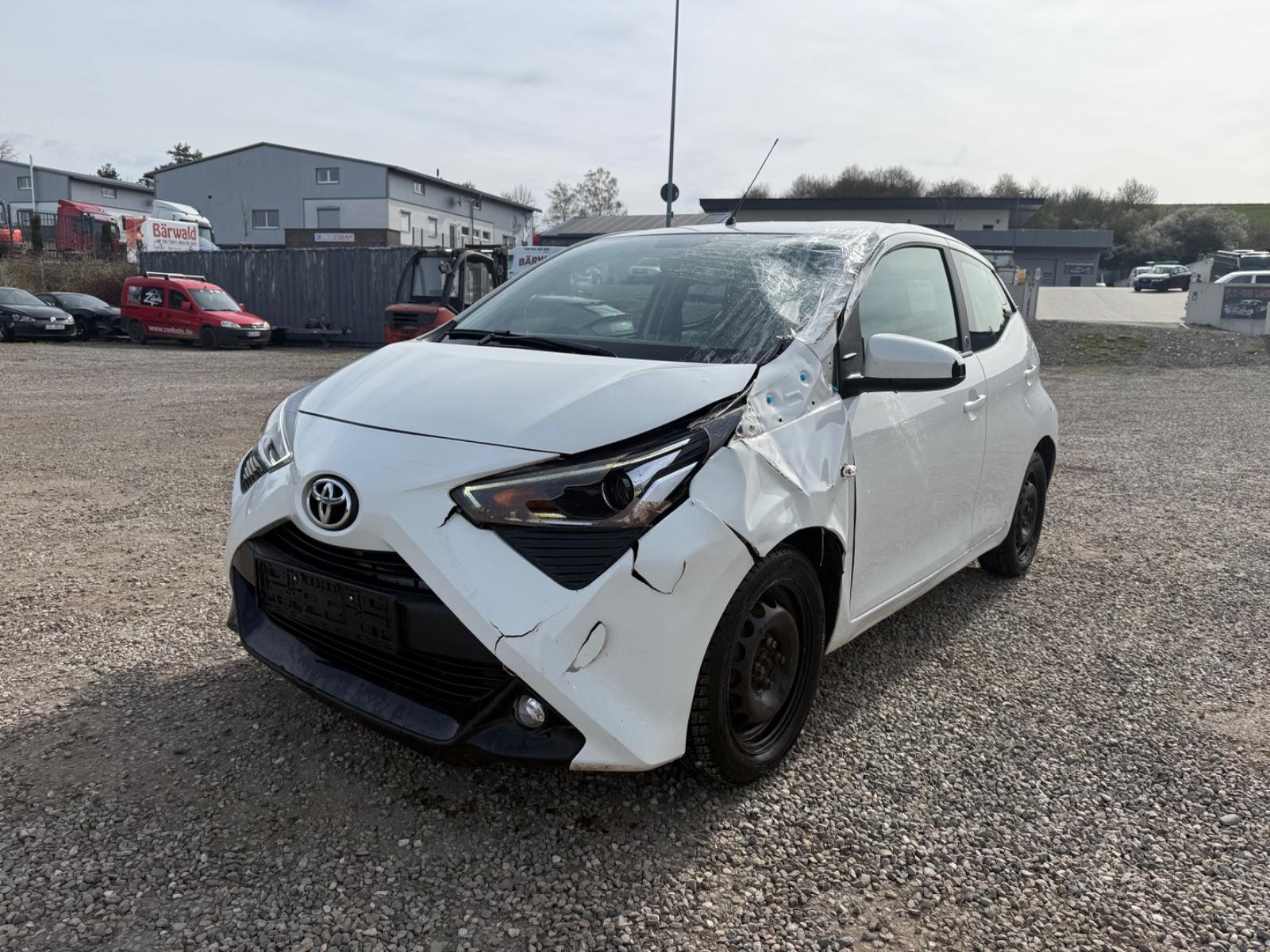 Toyota Aygo AYGO x-play Team D