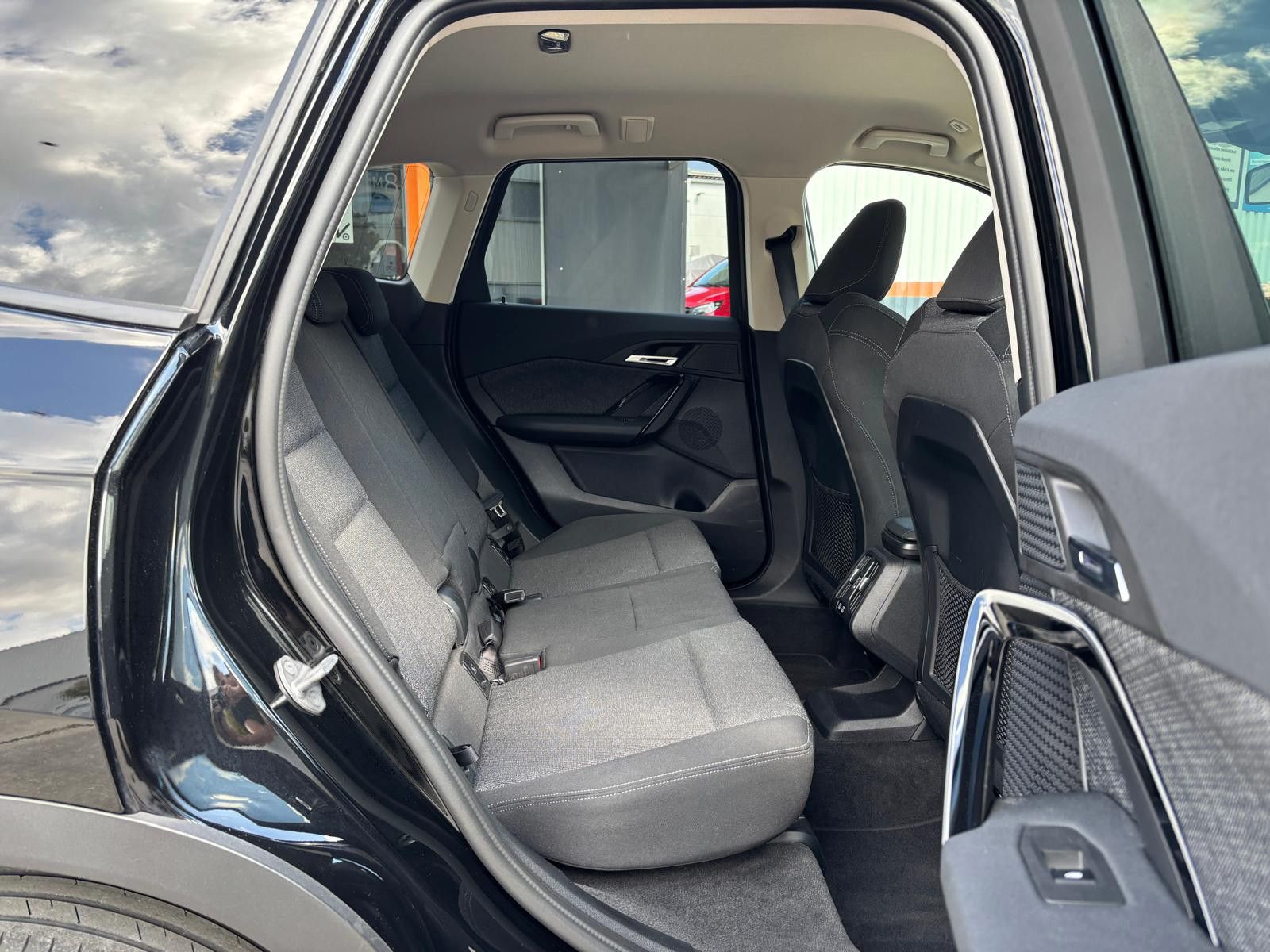 Fahrzeugabbildung BMW X1 sDrive 18i Steptr. ACC KAM PDC LED NAV AHK
