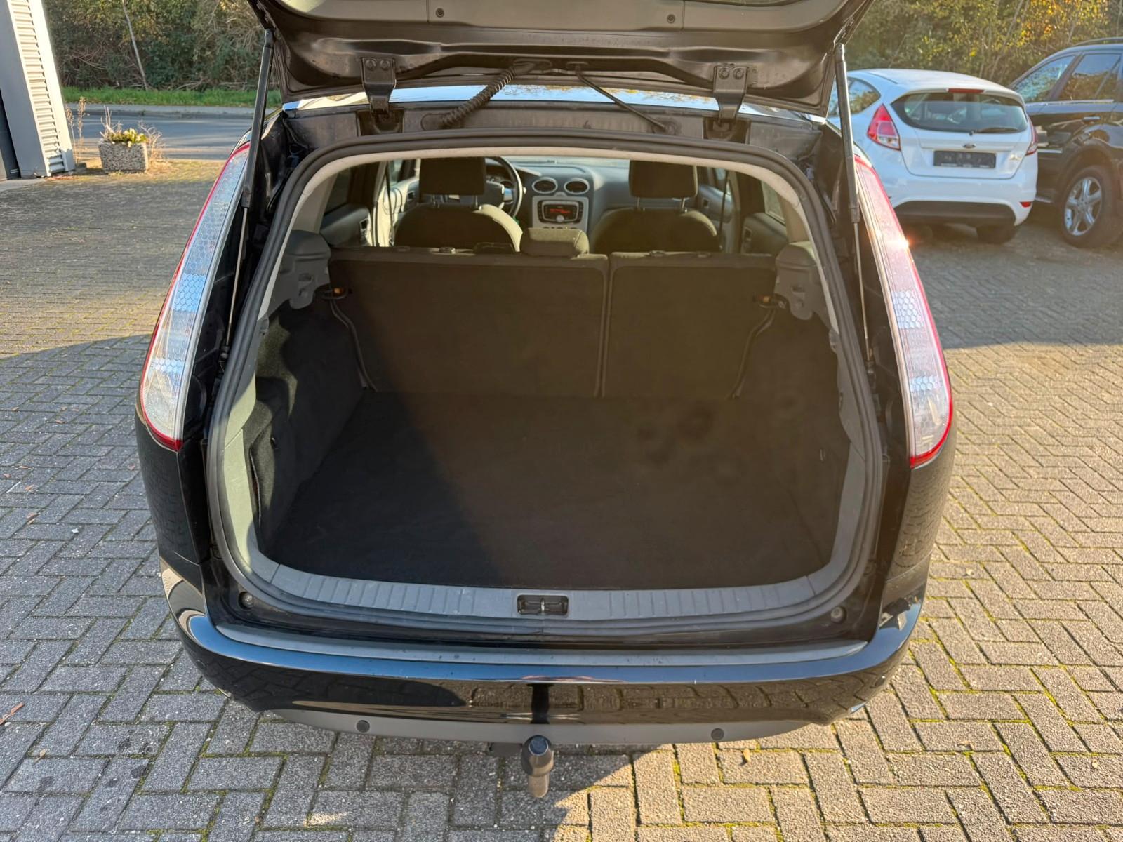 Ford Focus 2008 — photo 12