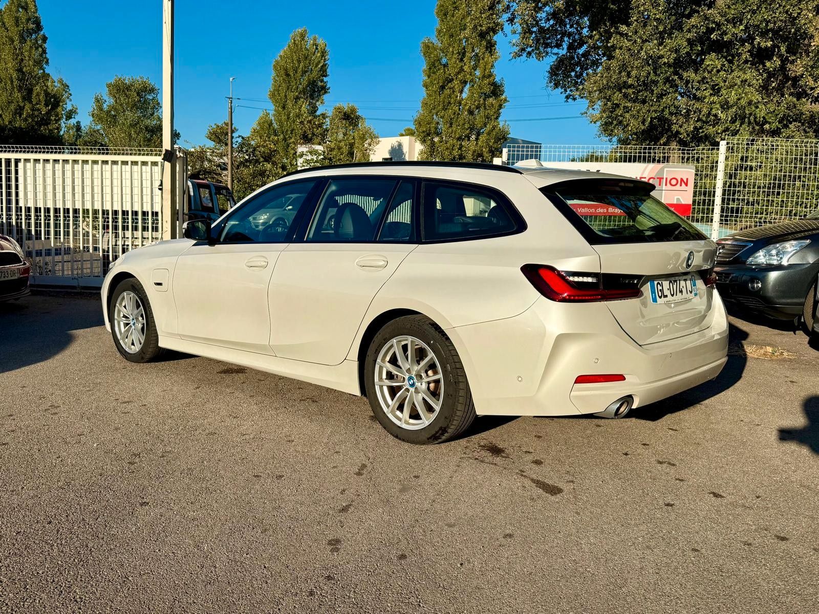 BMW 330 eA 292 ch Touring Business imagem 3