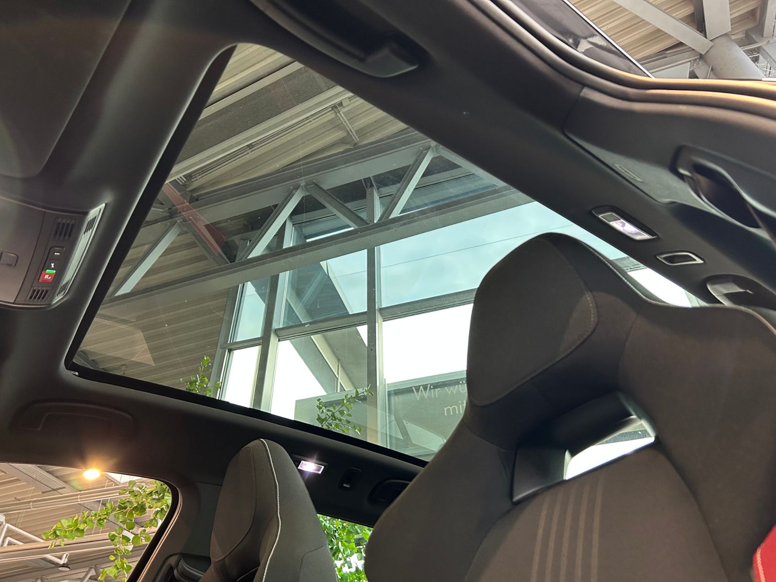 Fahrzeugabbildung SKODA KAMIQ Monte Carlo PANO LED NAVI