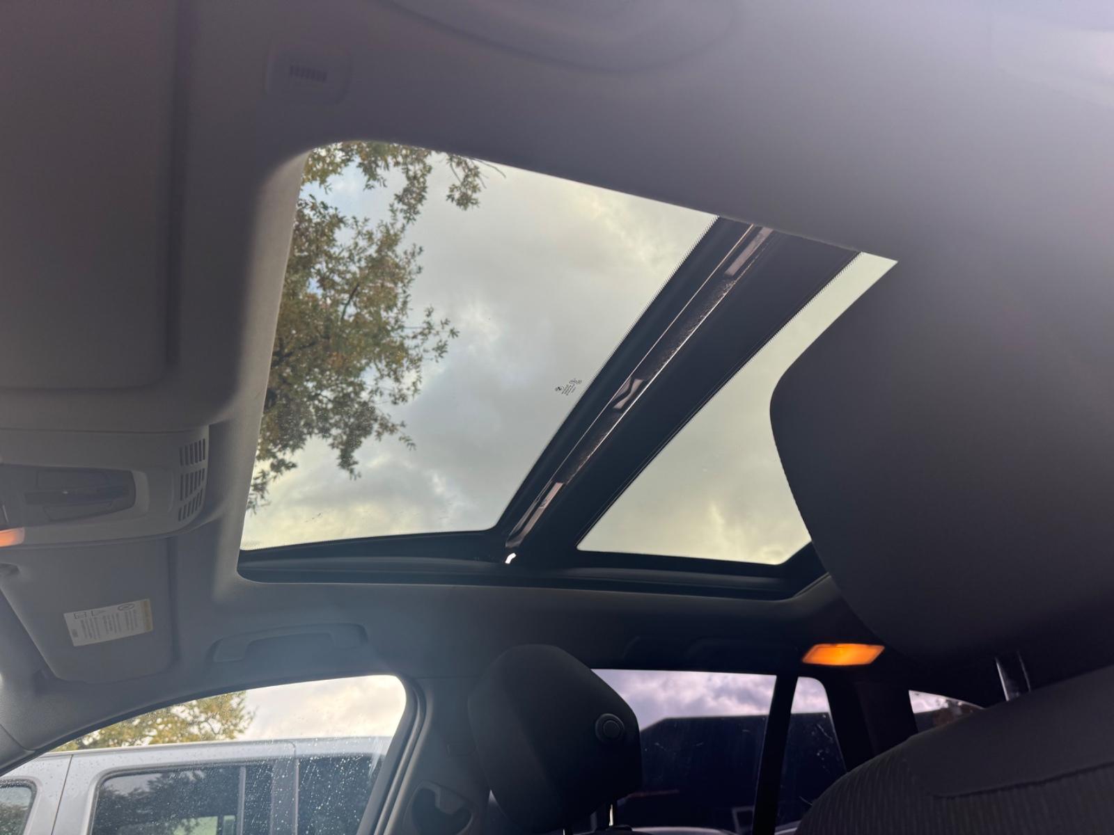 BMW Série 3 320i Touring BVA 184ch - Toit ouvrant - Clim - Régulateur de vitesse - Attelage