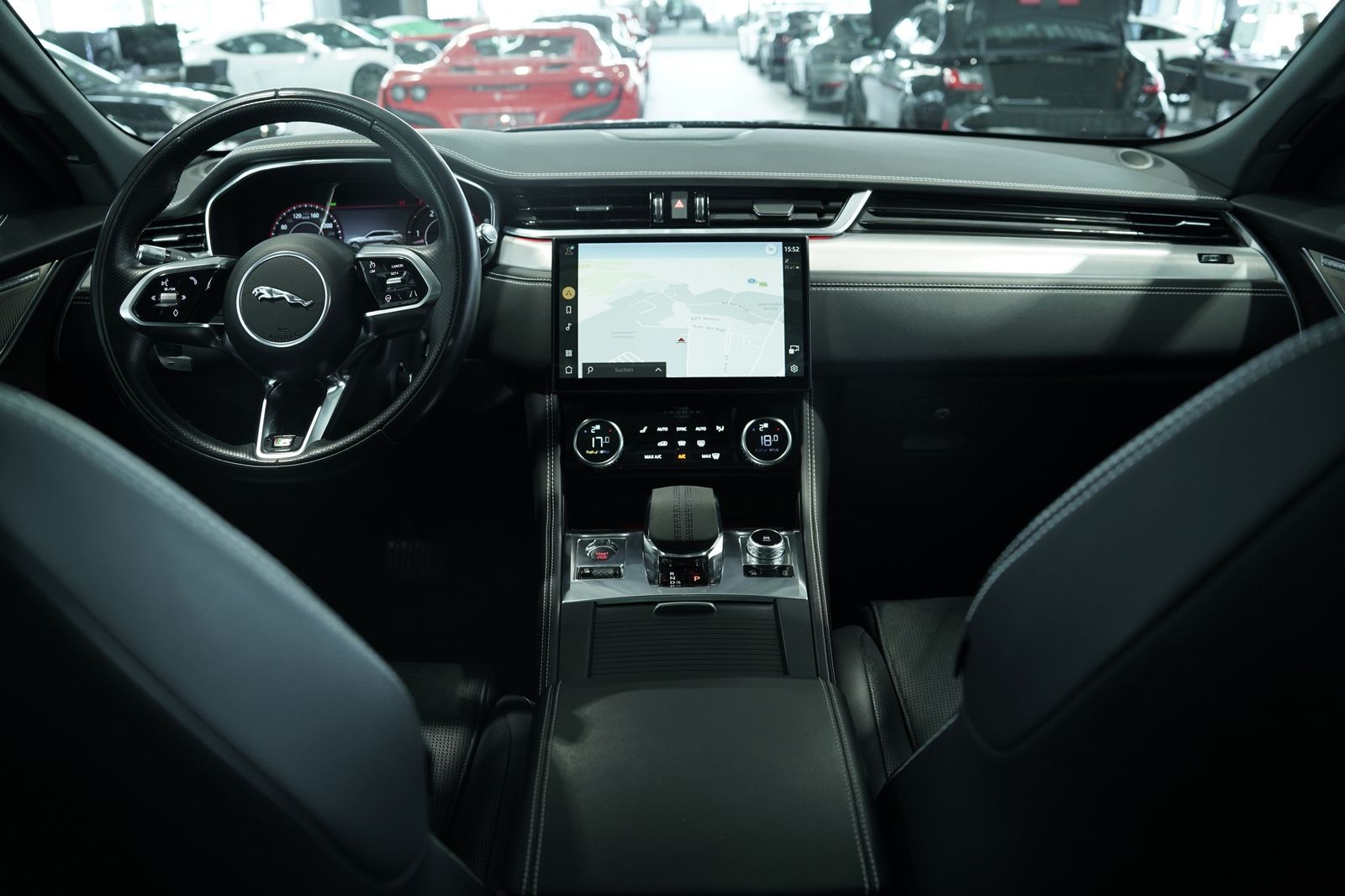 Jaguar F Pace