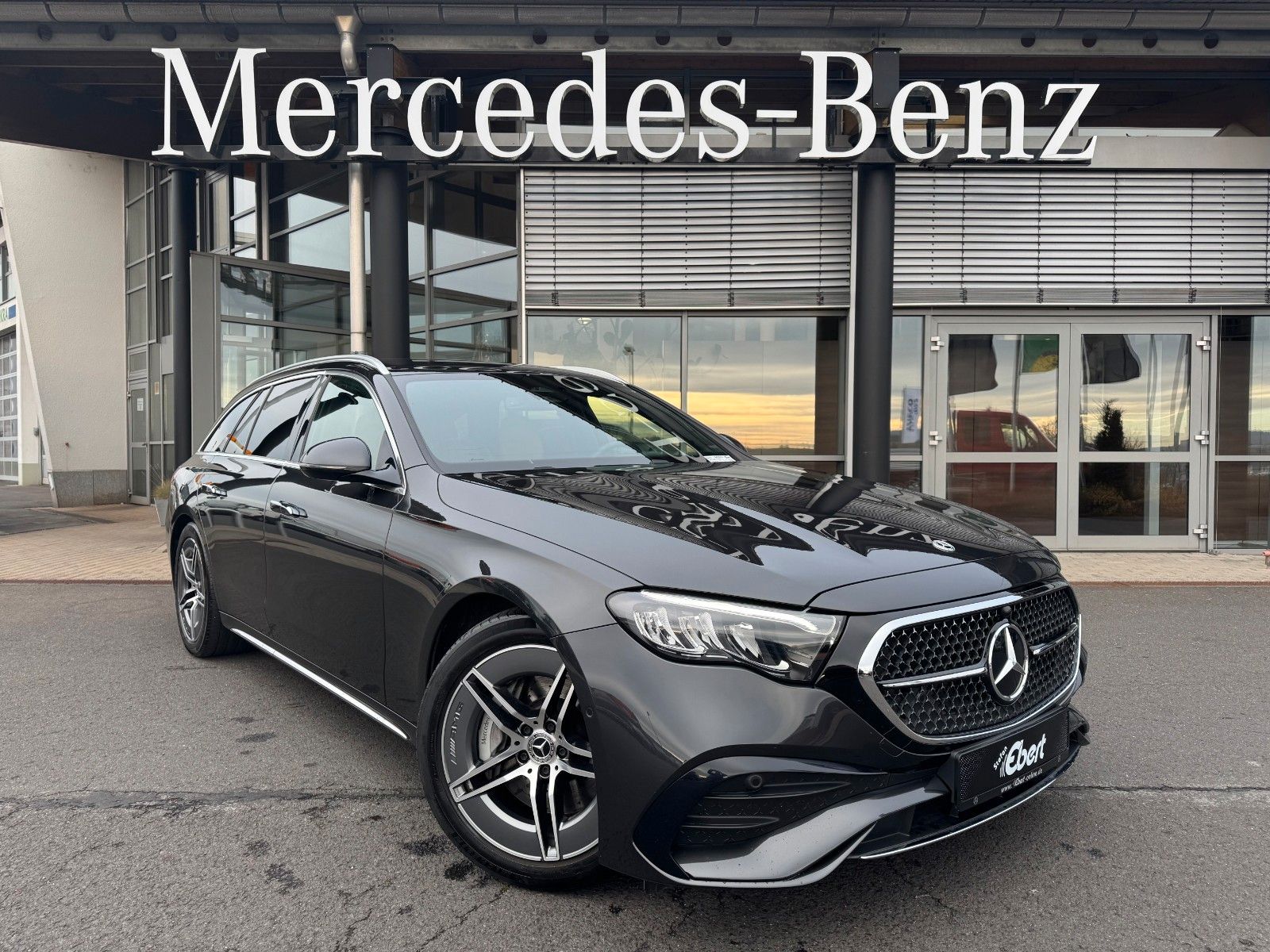 Fahrzeugabbildung Mercedes-Benz E 220d T AMG+Hyperscreen+Leder+AHK+DistrPro+STH