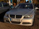 BMW Silber Metallic 330i T Reihen-6Z Direk... - BMW: Reihe