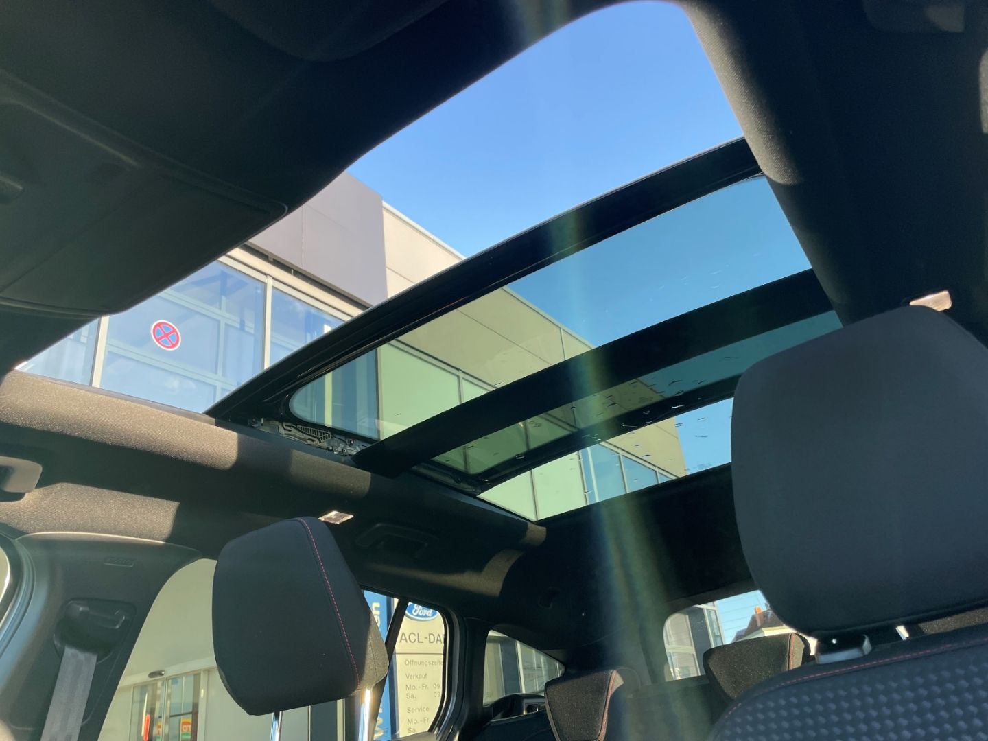 Fahrzeugabbildung Ford Focus ST-Line X LED totWinkAss Schiebedach Kamer