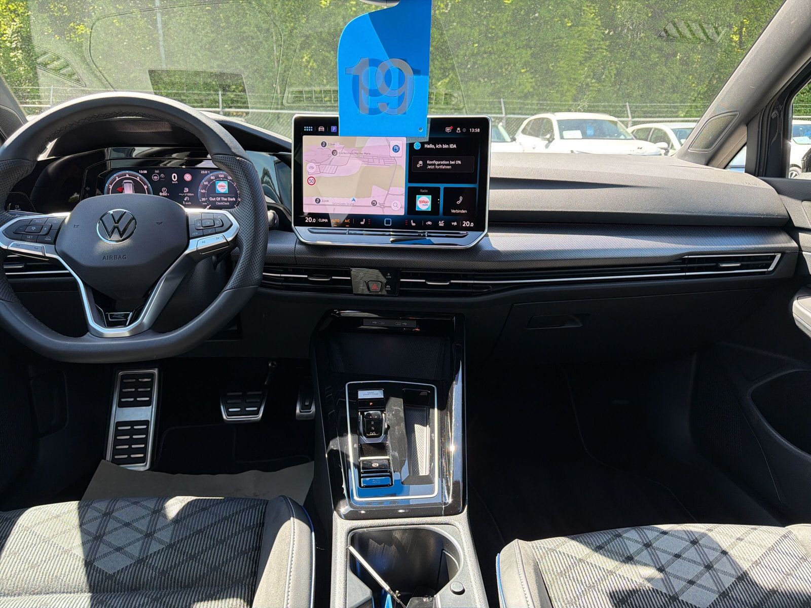 Golf Var. R-Line eTSi DSG Navi PANO AZV Kamera
