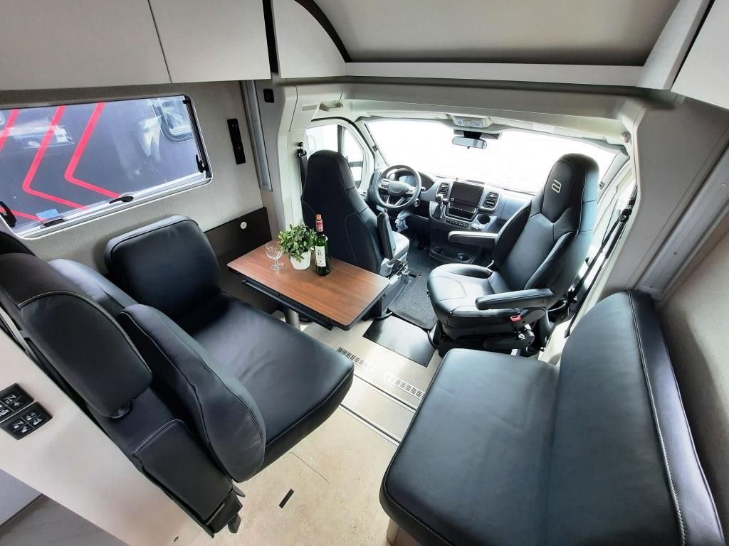 Fahrzeugabbildung Bürstner Signature SFT 7.1 Verfüg./Sparen Sie 11.356,- €