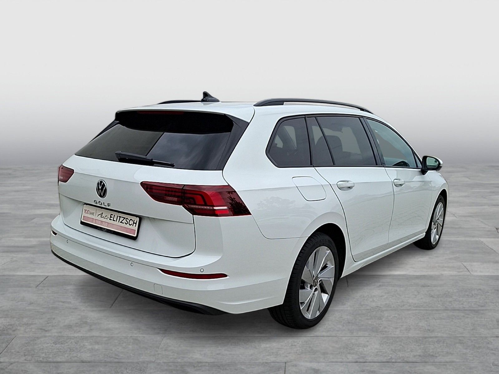 Fahrzeugabbildung Volkswagen Golf VIII Variant TSI LED AHK ACC PDC SH LM