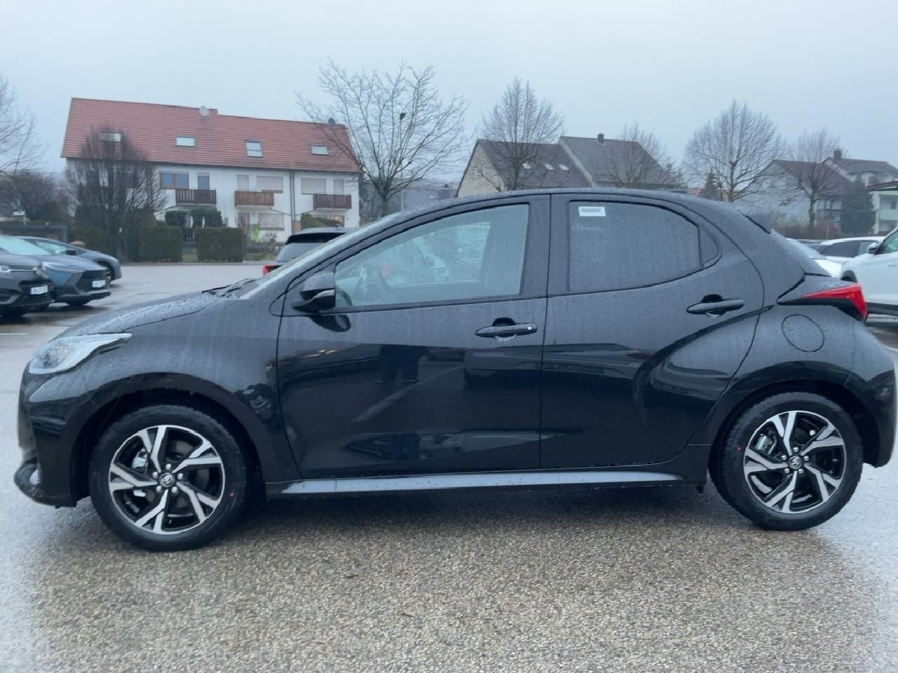 Fahrzeugabbildung Toyota Yaris Hybrid 116PS Teamplayer + Comfort Paket