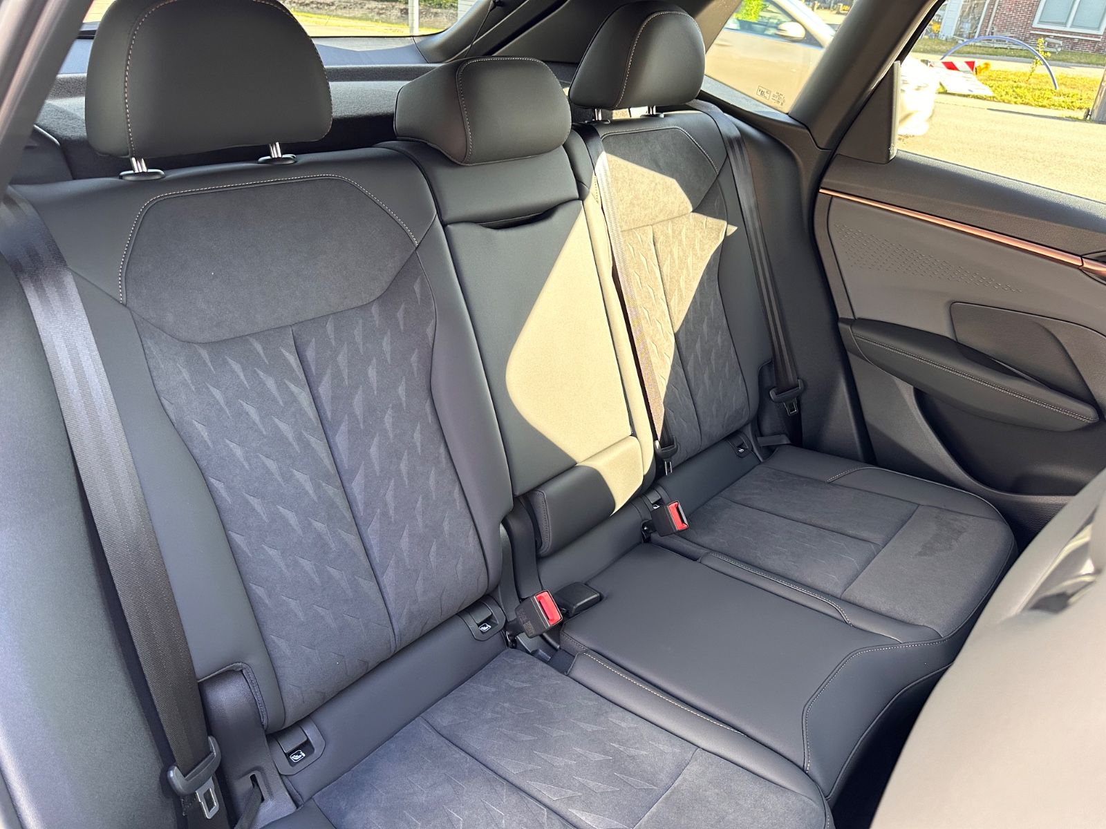 Fahrzeugabbildung CUPRA Terramar 1.5 eTSI AHK/ACC/SHZG/LED/PDC/RFK