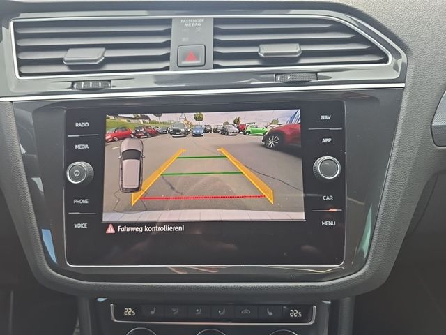 Tiguan 2,0 TDI Highline R-Line LED*AHK*KAMERA*AC