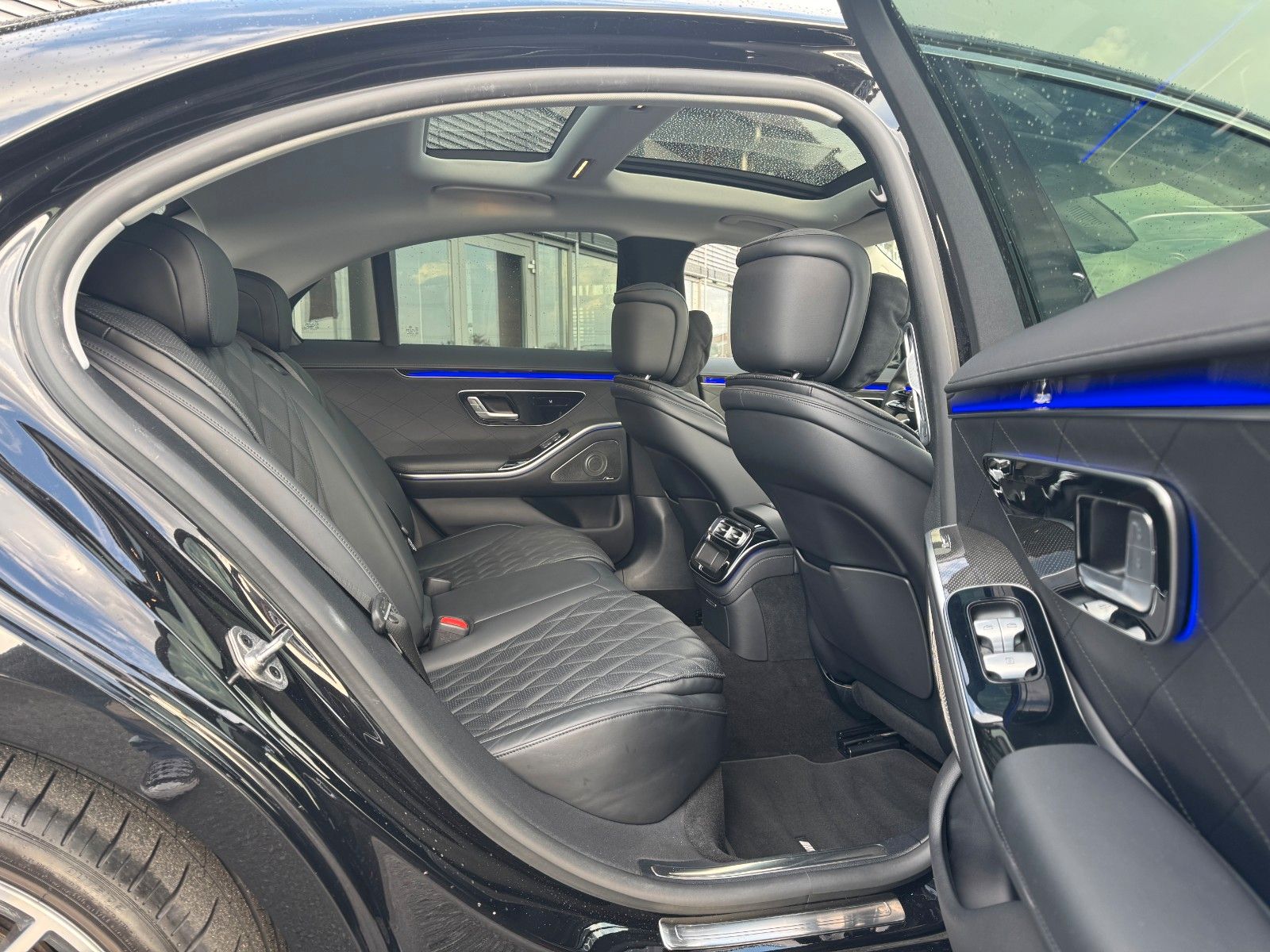 Fahrzeugabbildung Mercedes-Benz S 400d 4M AMG+Pano+Massage+HUD+360+AirM+