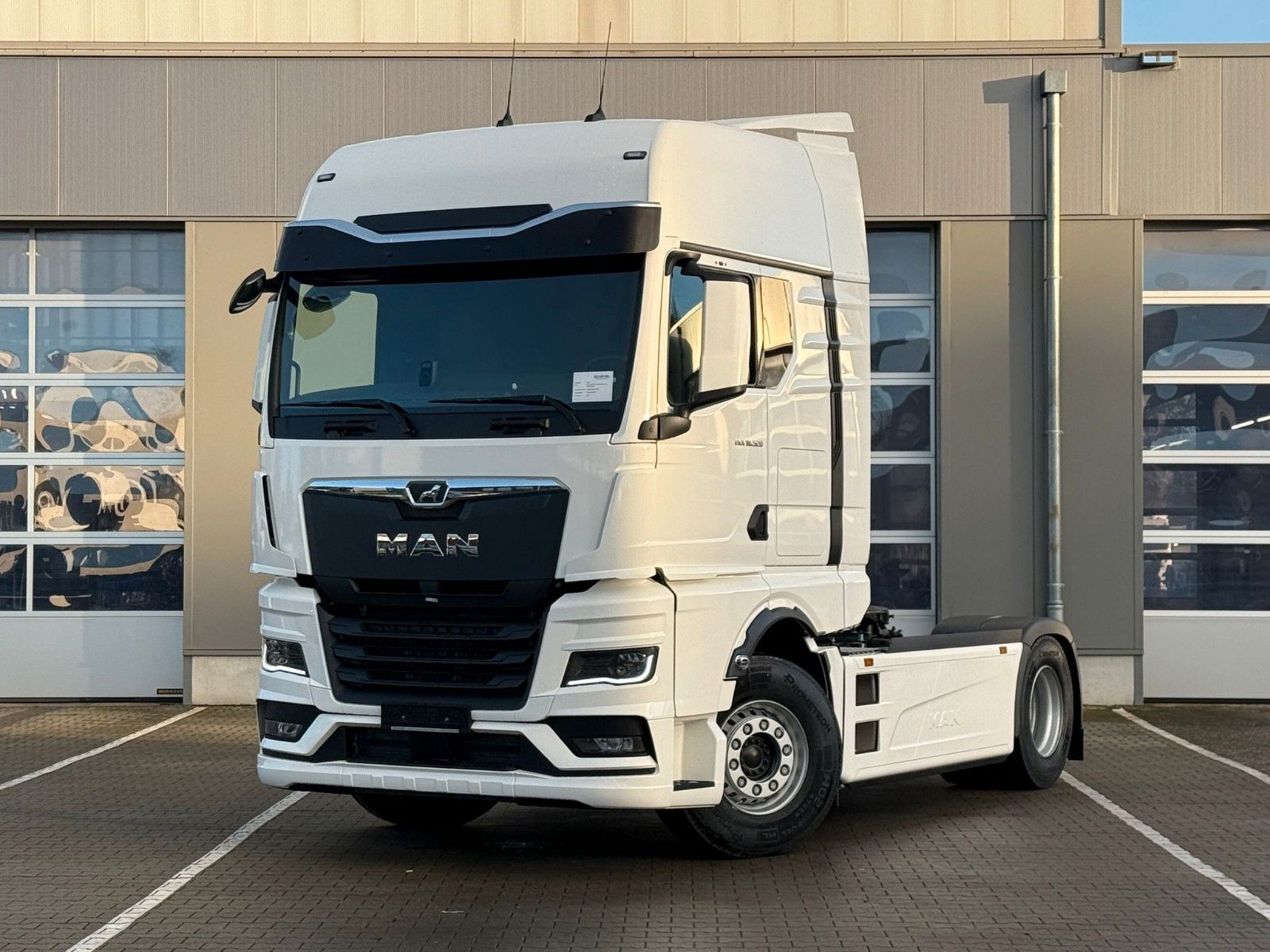 Fahrzeugabbildung MAN TGX 18.520 LL SA Retarder & Nebenantrieb D30