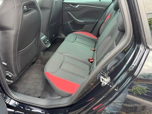 Fahrzeugabbildung SKODA KAMIQ Monte Carlo PANO LED NAVI