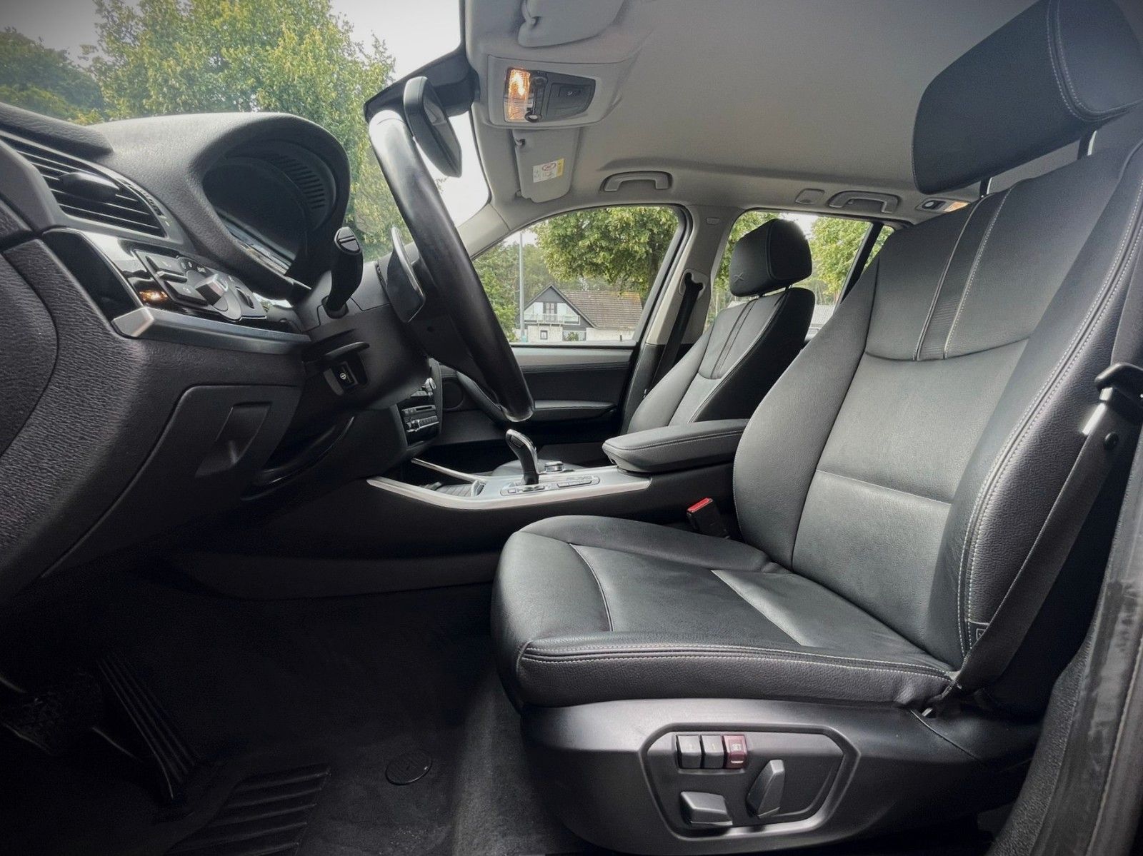 Fahrzeugabbildung BMW X3 xDrive 30d xLine SAG LEDER NAVI LED 360° 1.Hd