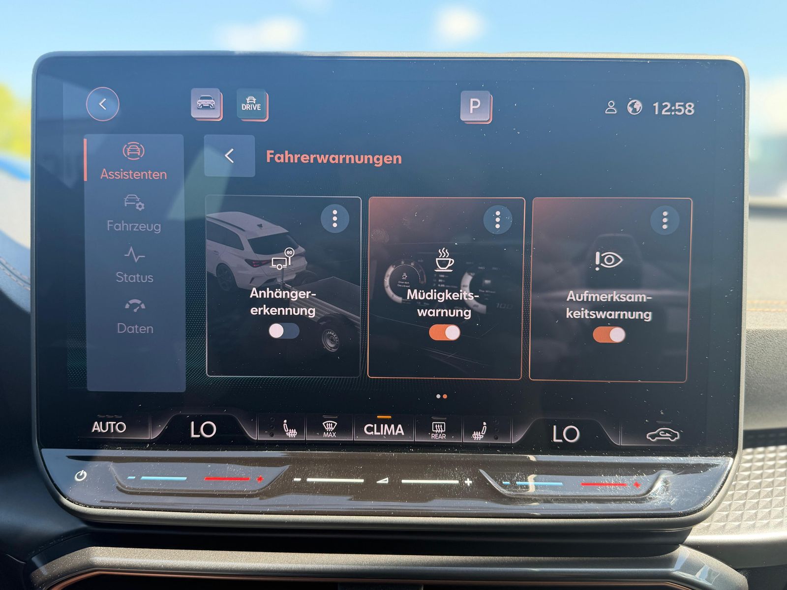 Ilustración del vehículo CUPRA Leon 1.5 eTSI MATRIX*PANO*ALCAN.*AHK*SENN*Drive2