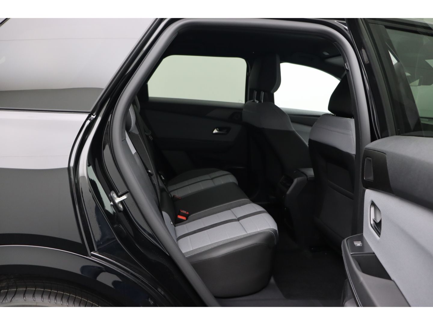 Fahrzeugabbildung Opel Grandland Ultimate AD AHK-abnehmbar El. Panodach