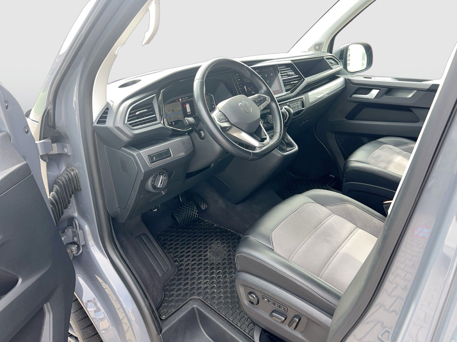 Fahrzeugabbildung Volkswagen T6 Multivan T6.1 TDI Gen. Six 4Mo. DSG LED NAVI