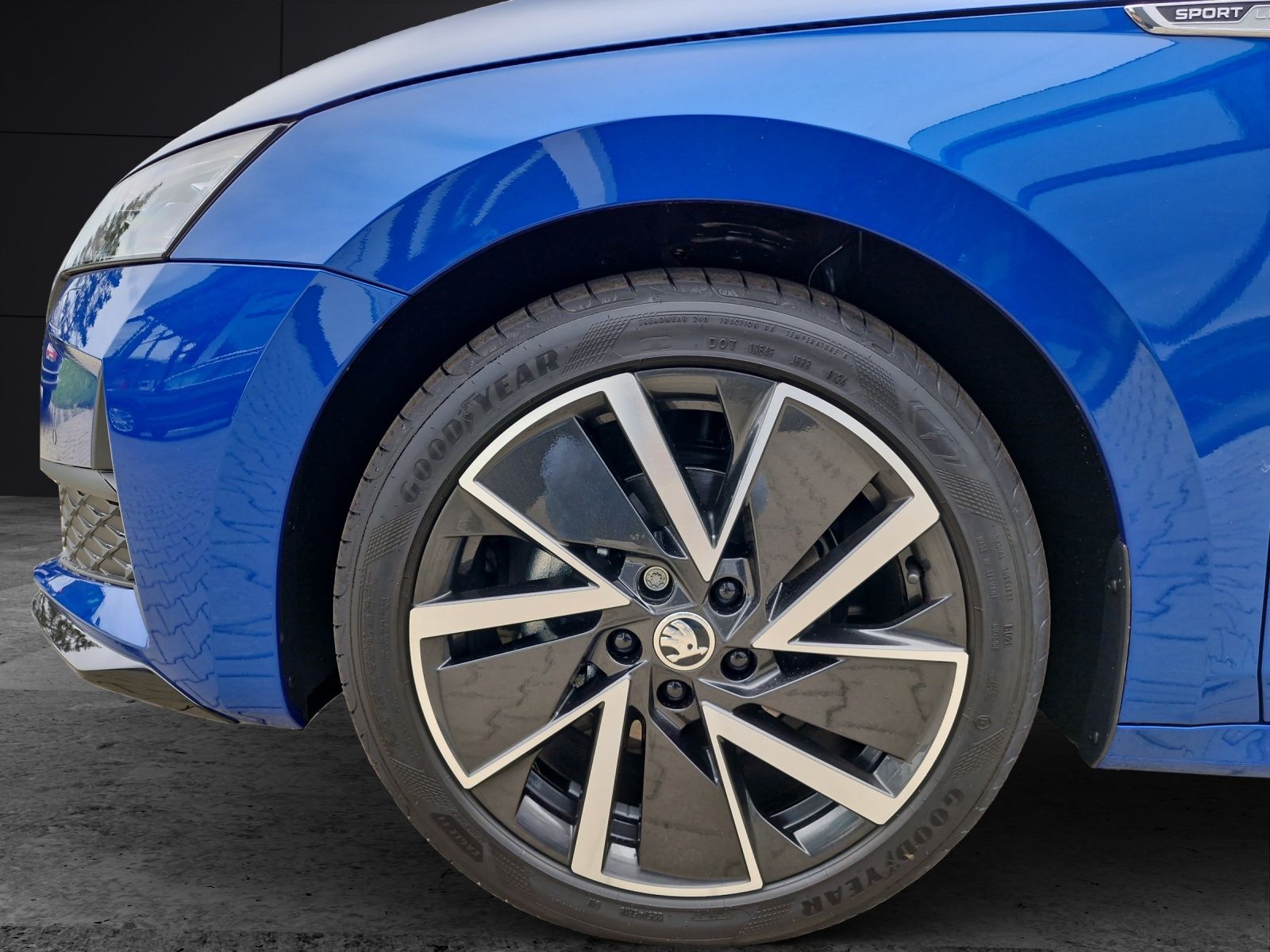 Fahrzeugabbildung SKODA Octavia Combi Sportline 1.5 TSI Matrix LED HUD R