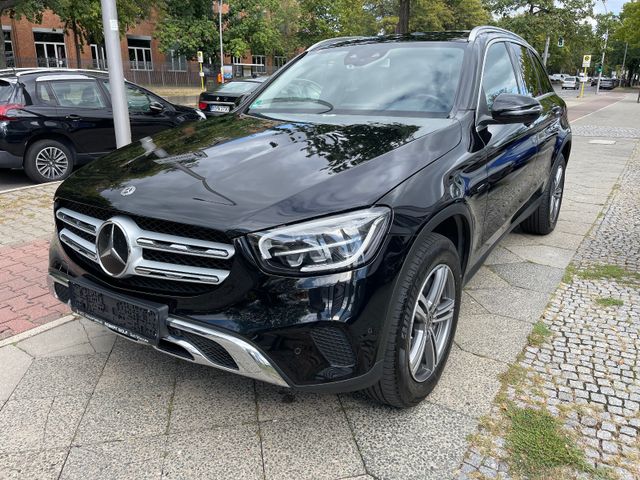 Mercedes-Benz GLC 300 e 4Matic Off-Road Exterieur