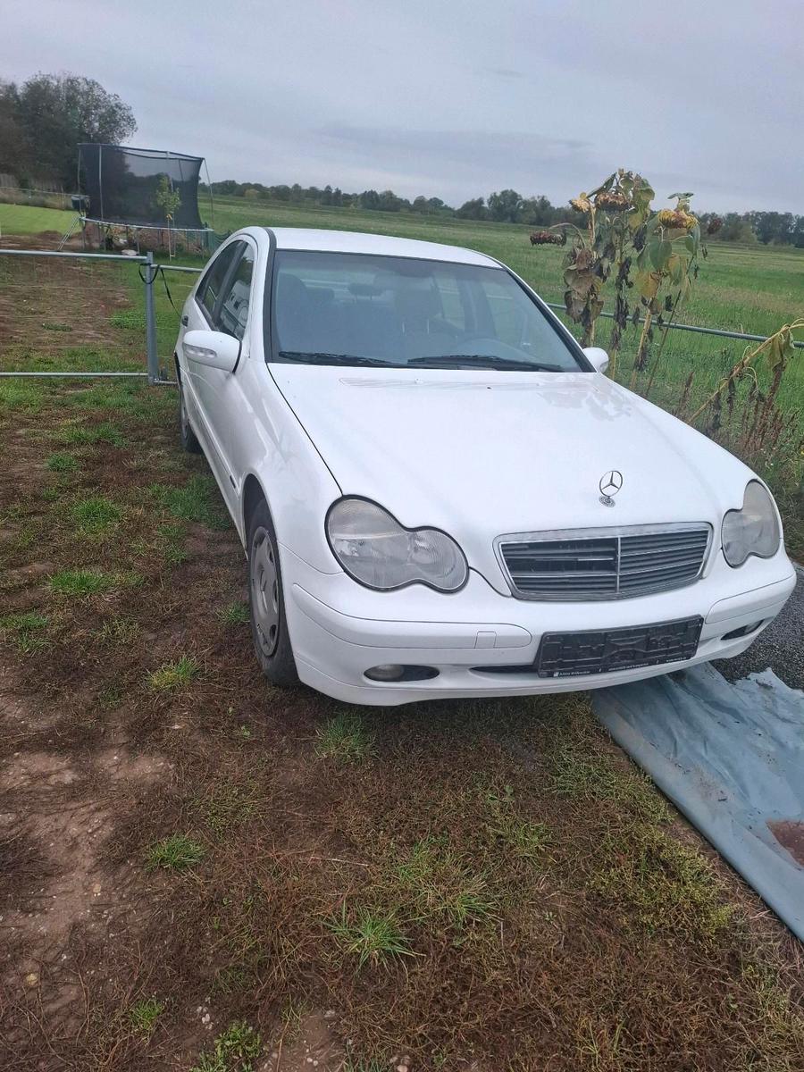 Mercedes-Benz C 200