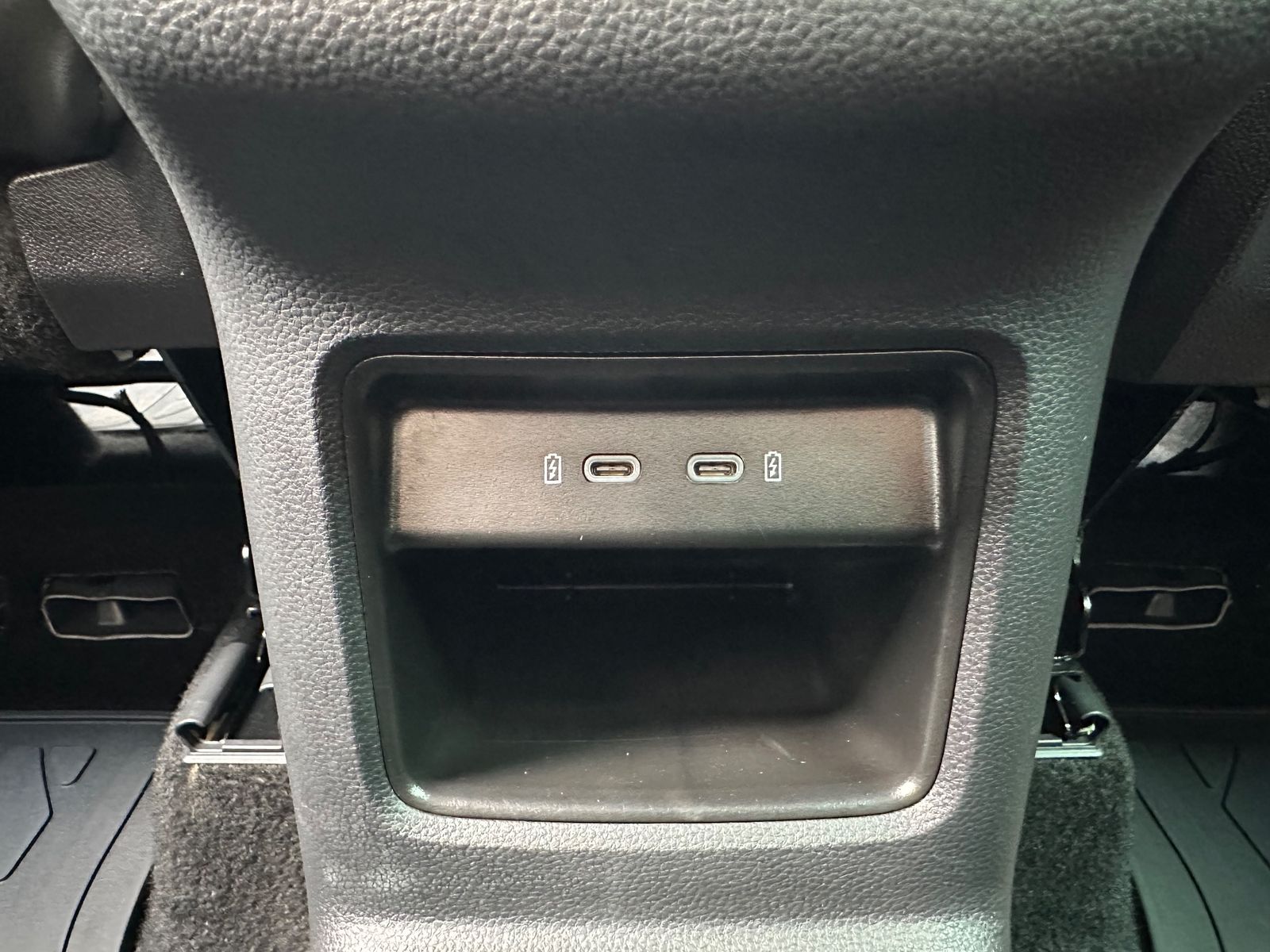 Fahrzeugabbildung SEAT Ateca FR 4Drive 2.0 TSI DSG NAV+LED+KAM+ACC