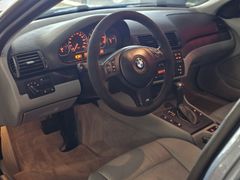 Fahrzeugabbildung BMW 330xi Lim. ( XENON/ SHZ/ KLIMAAUT/ LEDER/ GSHD/