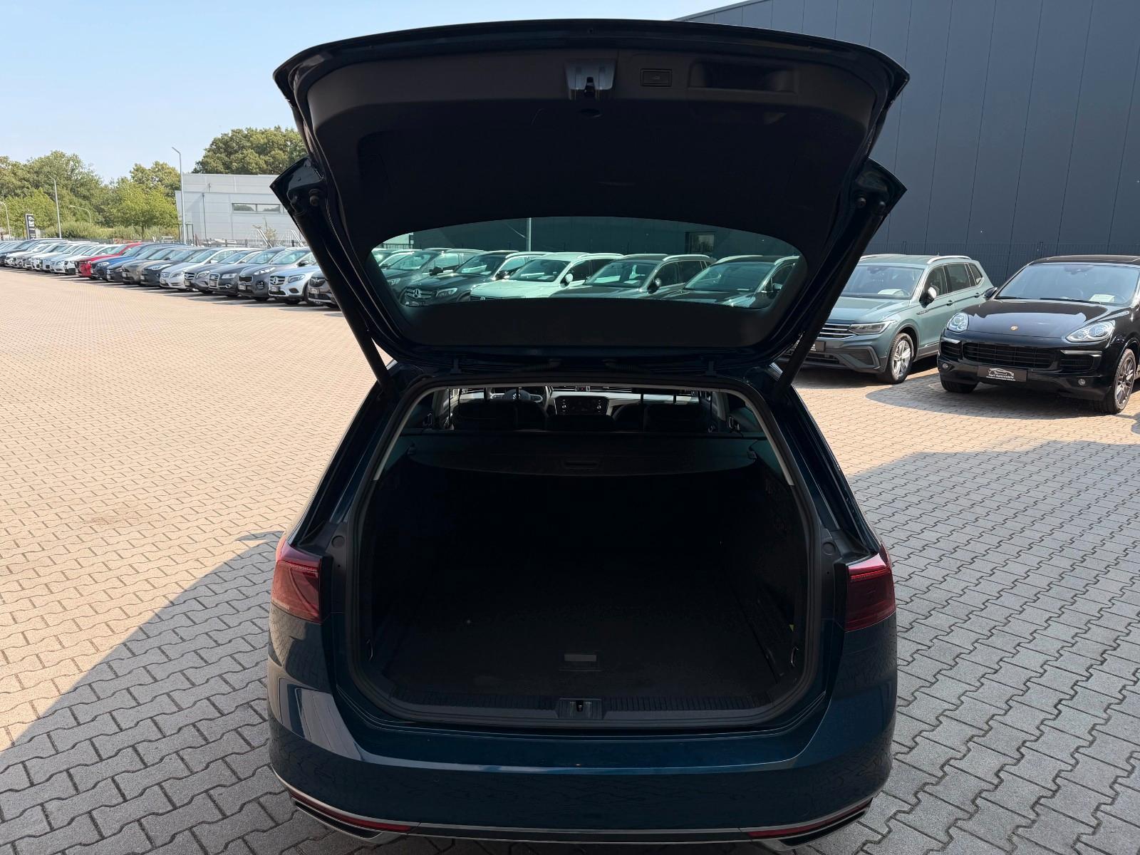 Volkswagen Passat 2.0 Variant Elegance LEDER/NAVI/LED/SHZ*, миниатюра 6