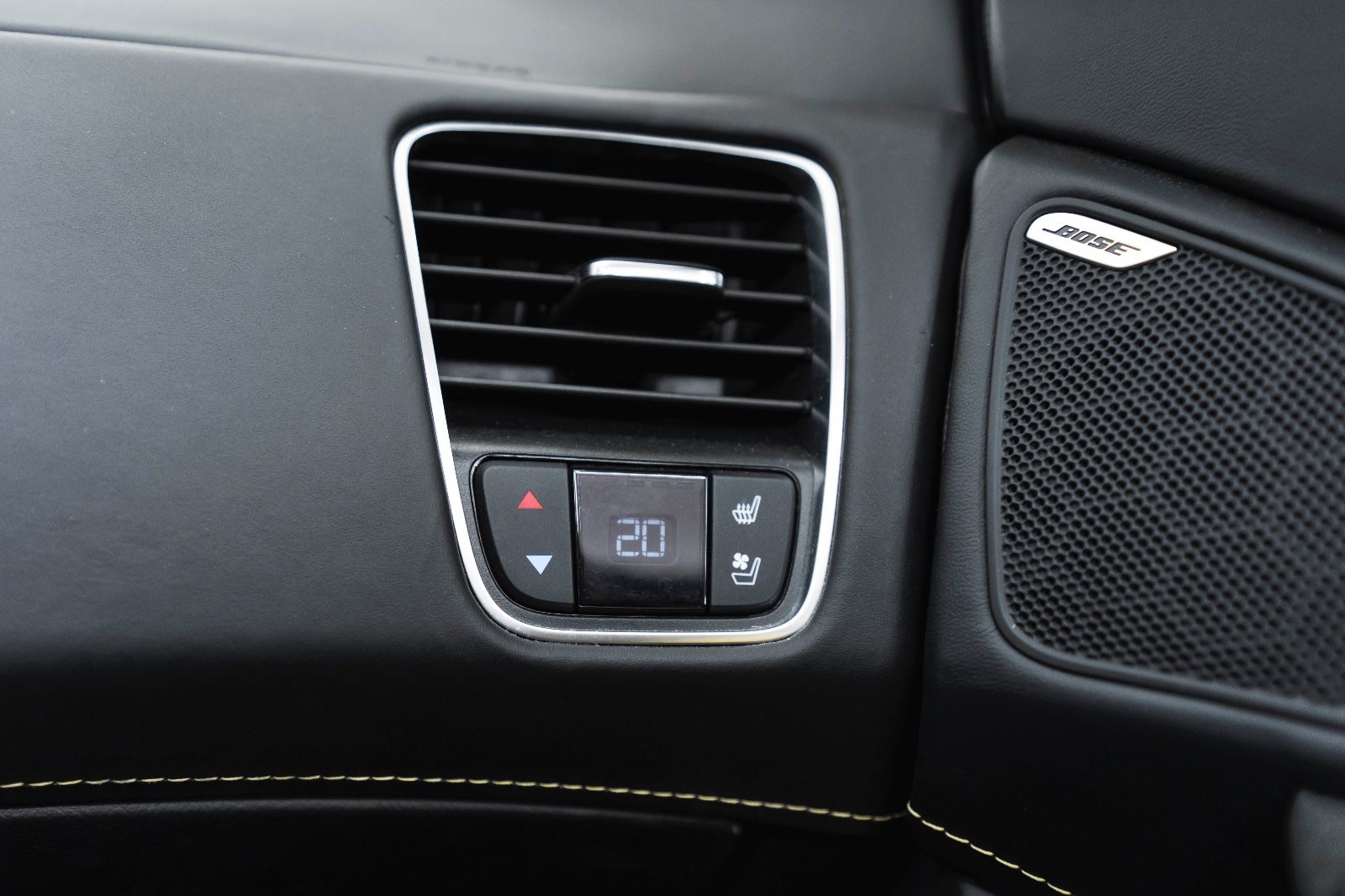 Fahrzeugabbildung Corvette Z06 3LZ 6,2L TARGA HUD MEMORY BOSE KAM NAV