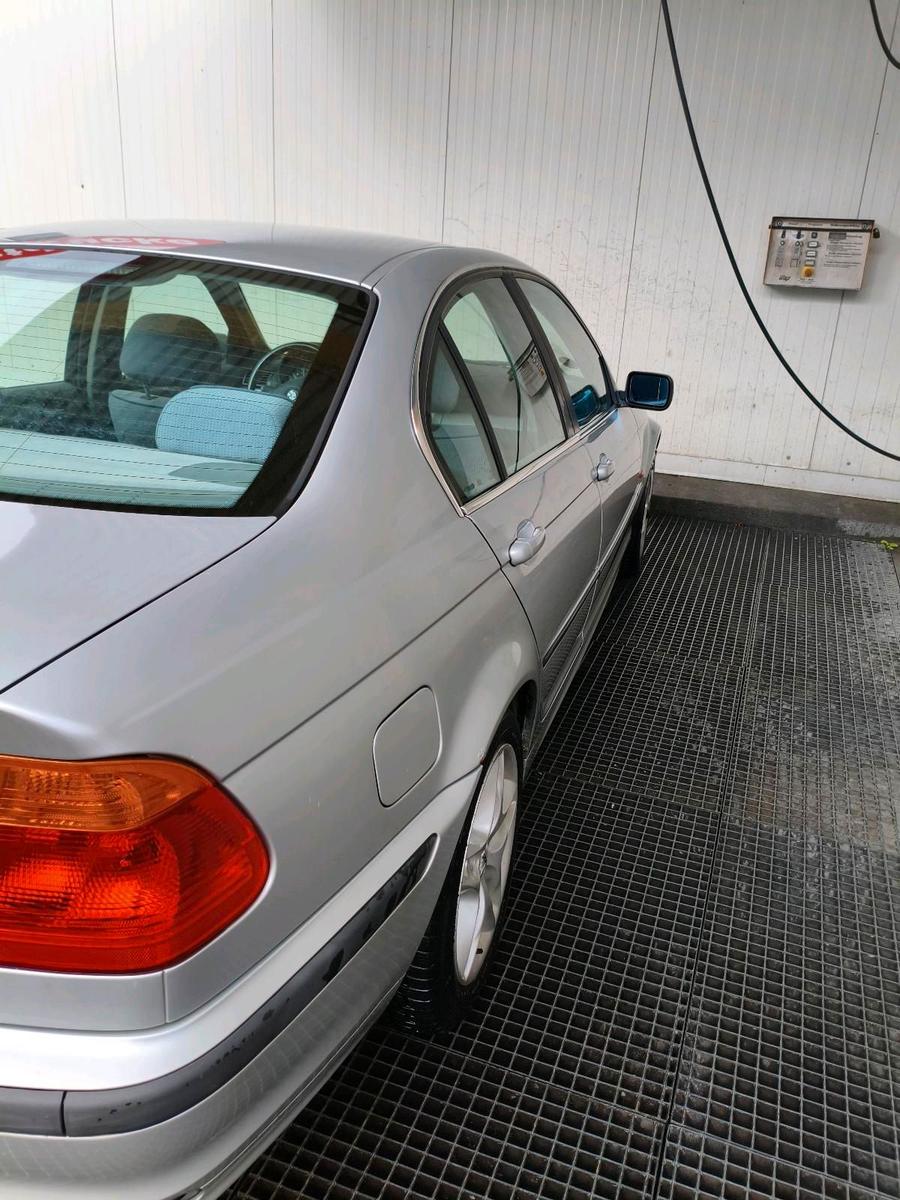 BMW 320