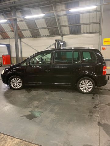 Volkswagen VW Touran 2.0Tdi,Xenon,SHZ,AHK,Tempomat,7 ...