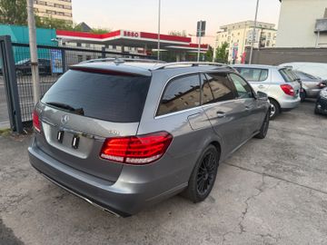 Mercedes E 220 - 4