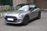 MINI Cooper mit Panorama Glasdach