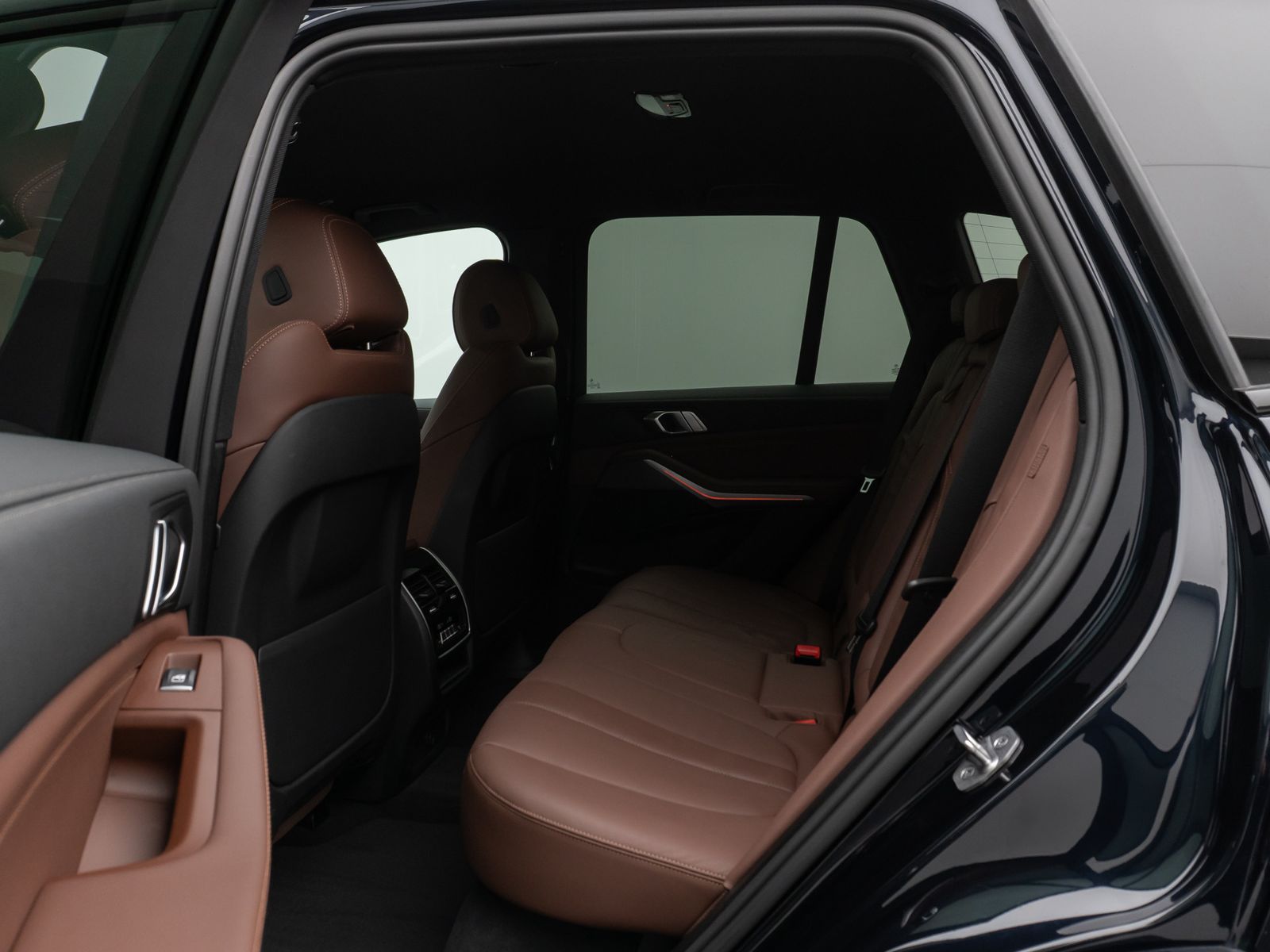 Fahrzeugabbildung BMW X5 xD45e M Sport Kamera Laser HUD DAB HiFi ACC