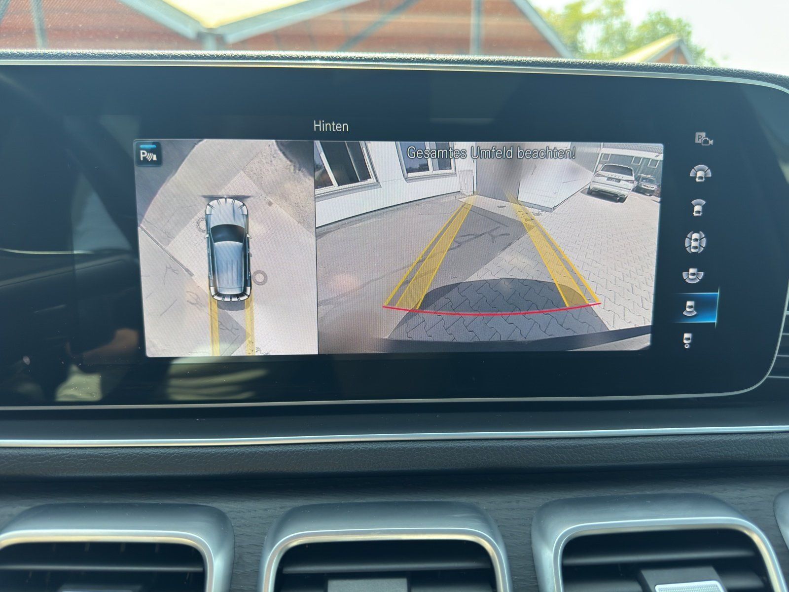 Fahrzeugabbildung Mercedes-Benz GLE400d AMG Pano AIRMATIC Standh AHK 7-Sitz Memo