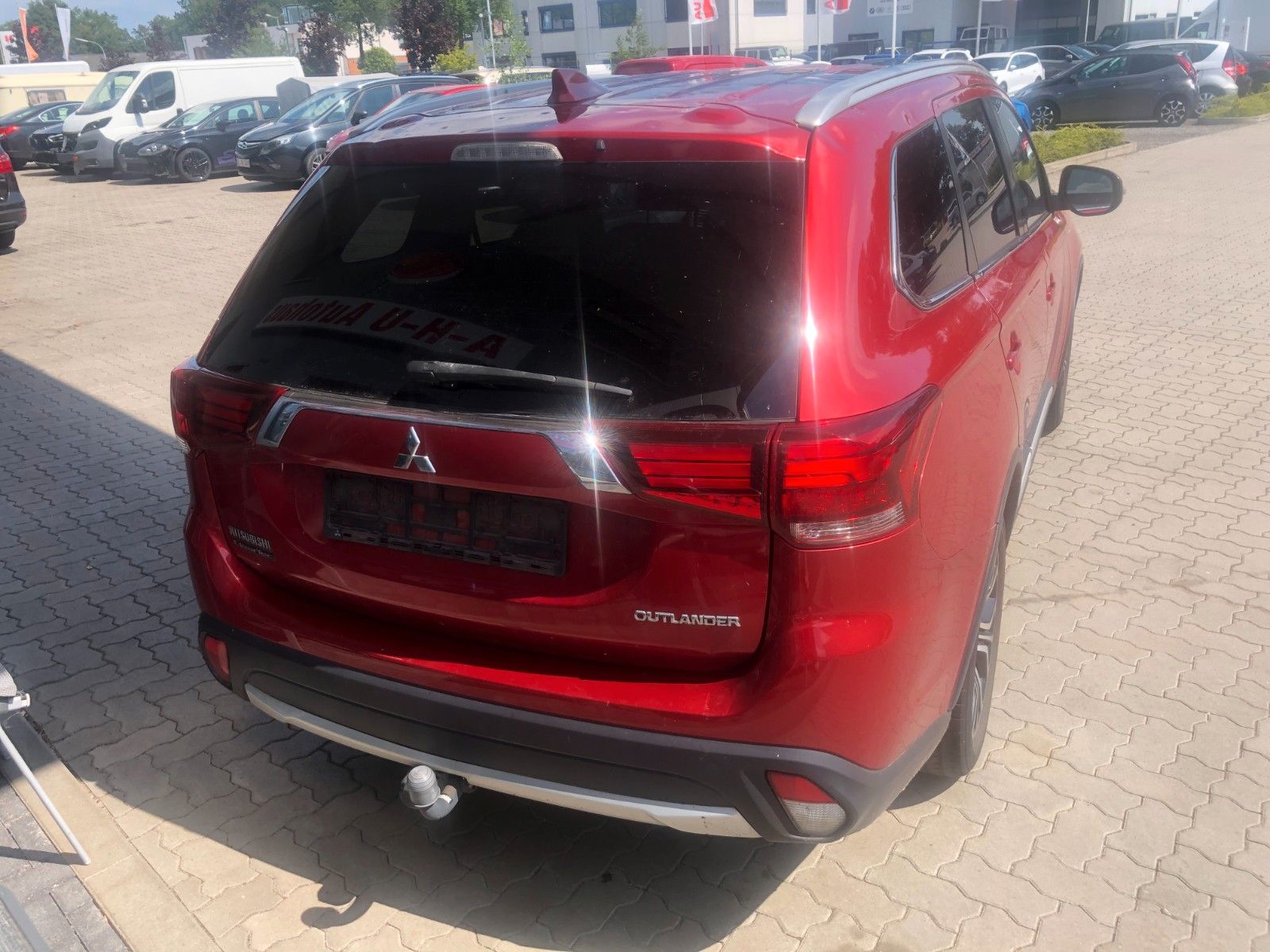Fahrzeugabbildung Mitsubishi Outlander Edition 100 2WD Hagelschaden