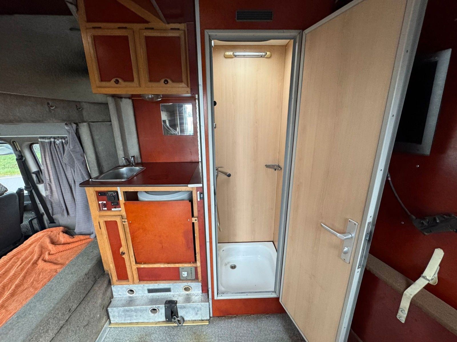 Fahrzeugabbildung Mercedes-Benz 2448 6x2 Pferdetransporter *Wohnmobil*