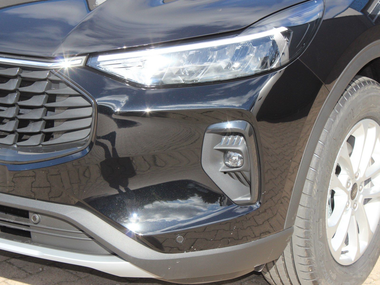 Fahrzeugabbildung Ford Kuga Hybrid Titanium