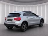 Mercedes-Benz GLA 200 SCORE*DCT AHK Bi-Xen Navi R-Kam Temp 18* - silberne Mercedes-Benz GLA 200