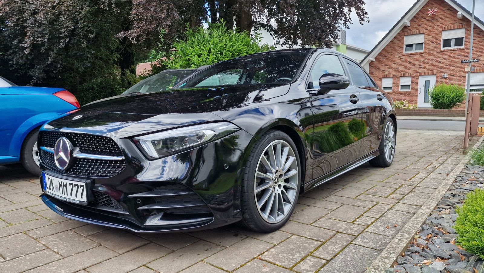 MERCEDES-BENZ A 220 d Limousine AMG Line, Standhz, Night-Paket