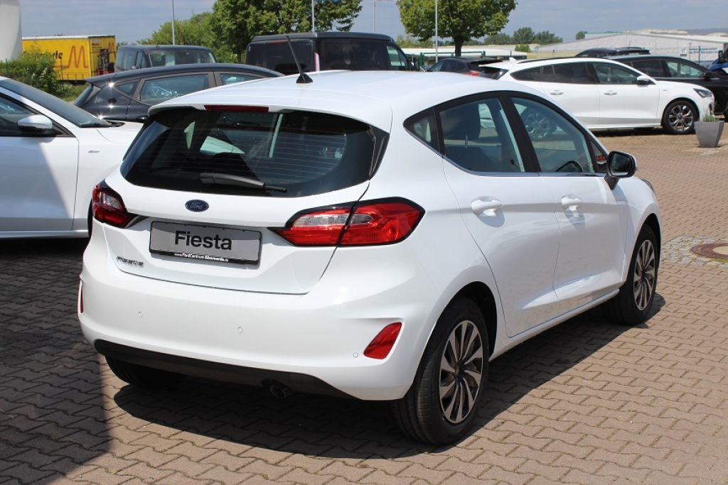 Fahrzeugdetailseite 4 Fahrzeugabbildung Ford Fiesta TITANIUM